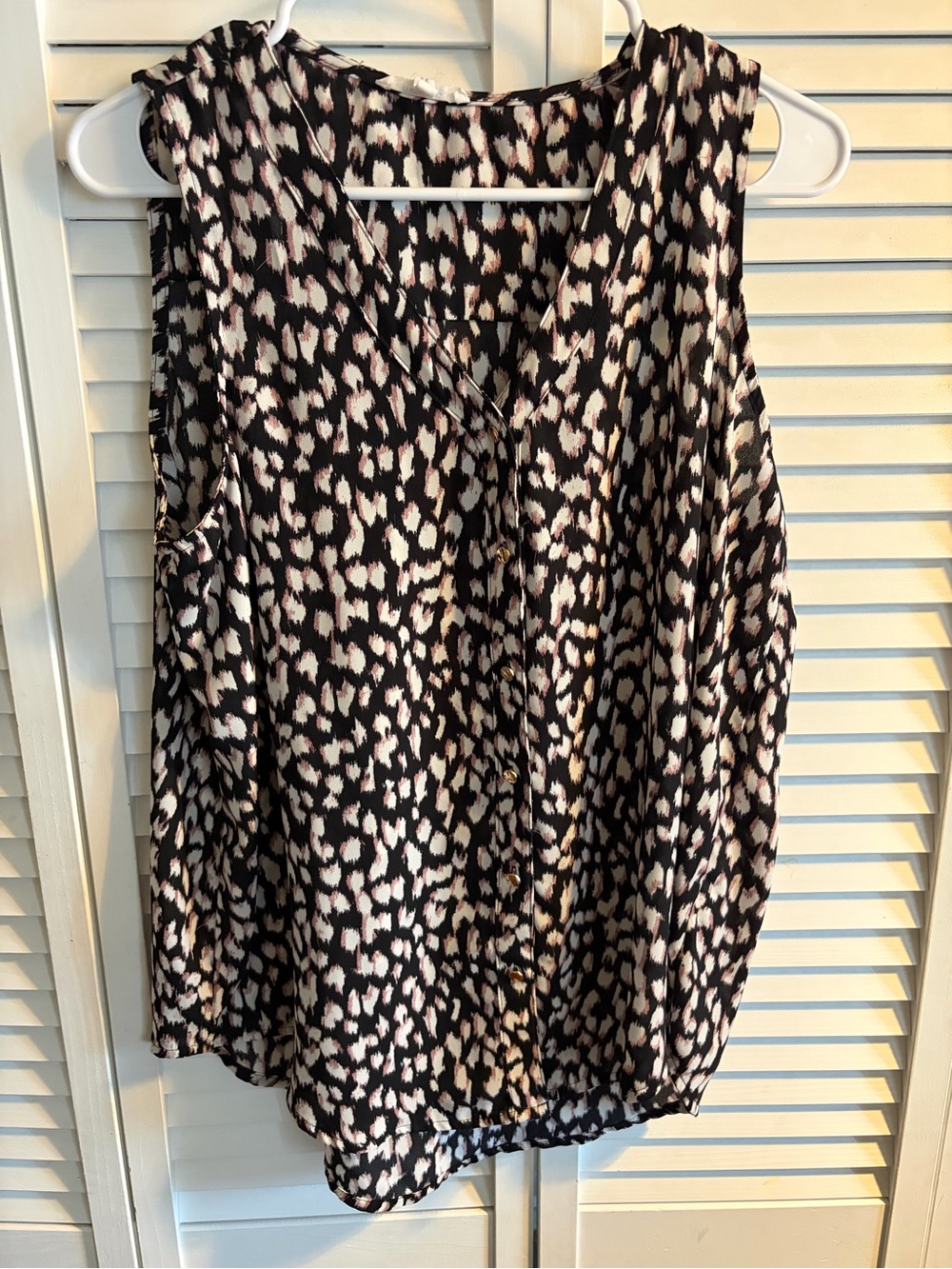 Maurices Sleeveless V-Neck Animal Print Blouse in Black and Cream